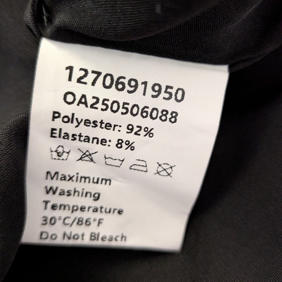 Commense Single Button V-Neck Vest - Picture 10 of 10